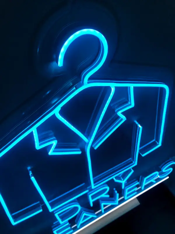 تابلو نئون فلکسی dry cleaner