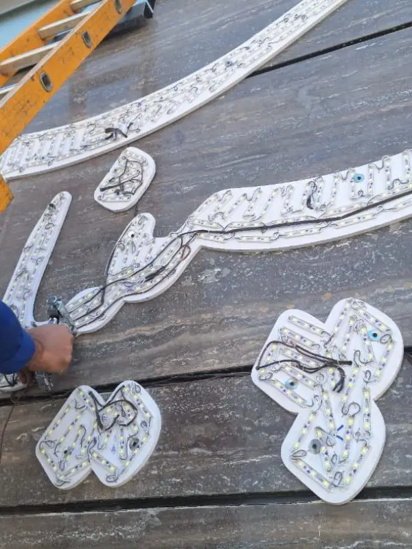 تابلو چنلیوم ساختمان اسپیناس